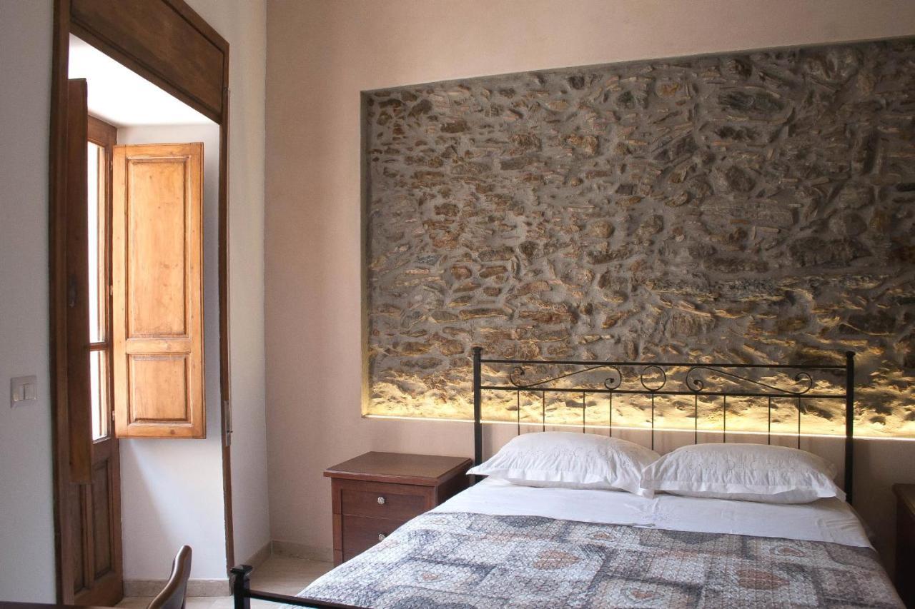 Il Covo Dei Re Bed and Breakfast Fiumedinisi Eksteriør billede